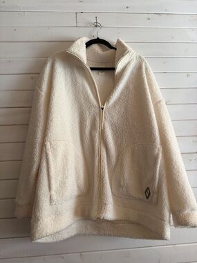 Cozy Ivory Sherpa Zip-Up Jacket